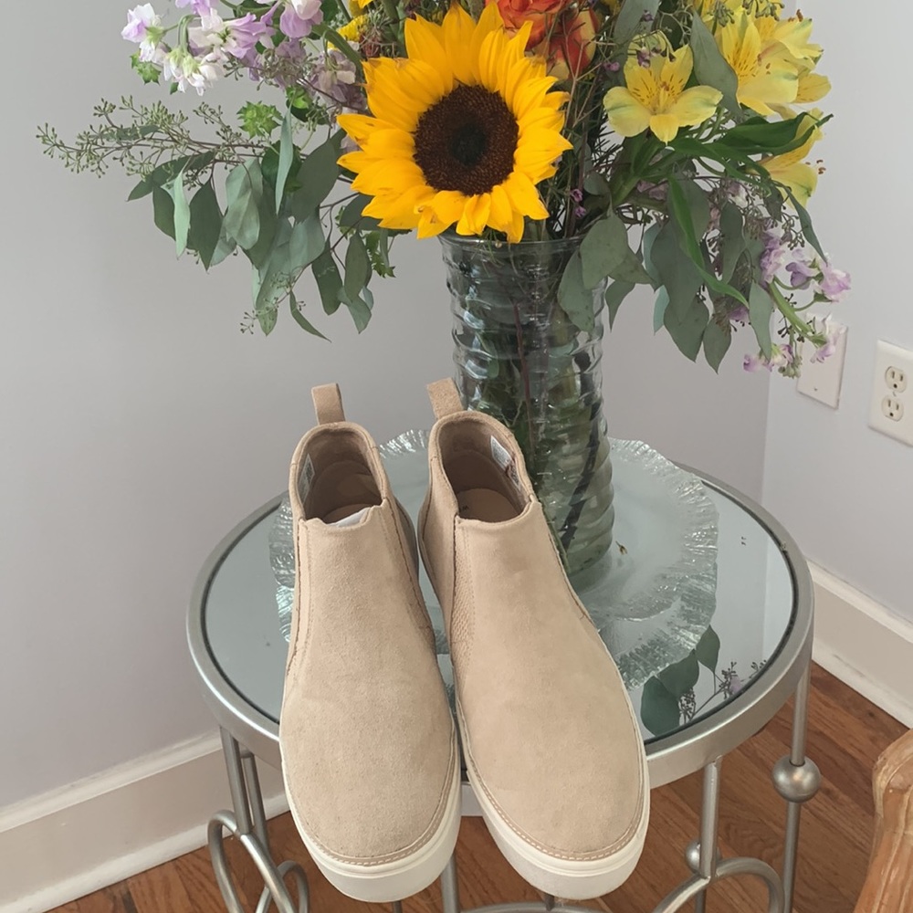 TOMS BRYCE tan suede booties sneakers shoes size 9 - Picture 12 of 12
